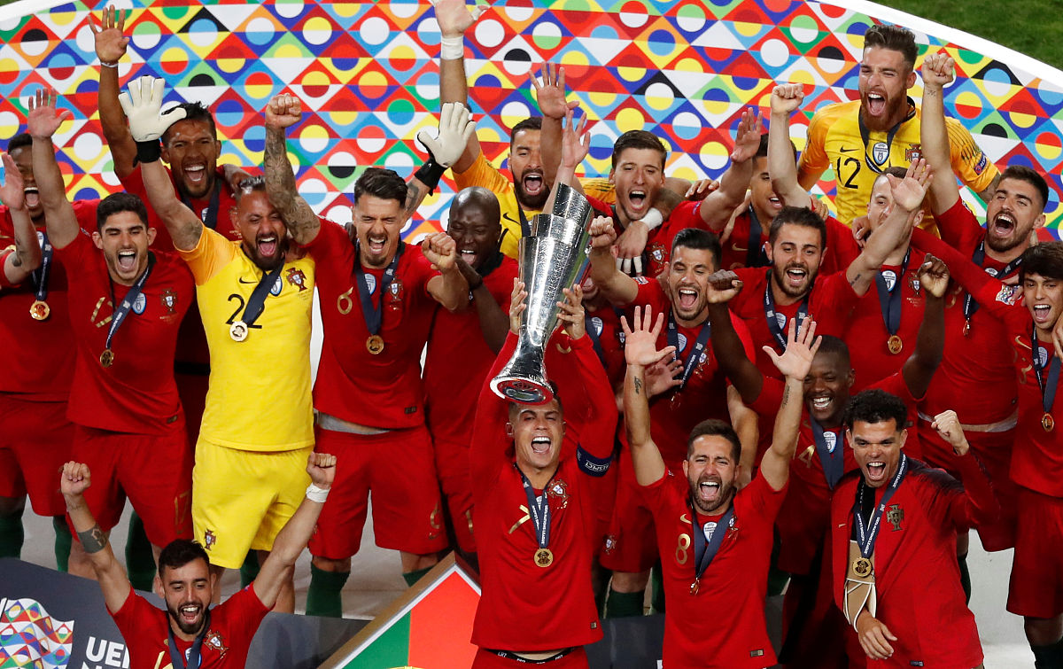 开云体育平台APP-欧洲杯预选赛继续疯狂，球队几经波折以实力征服所有