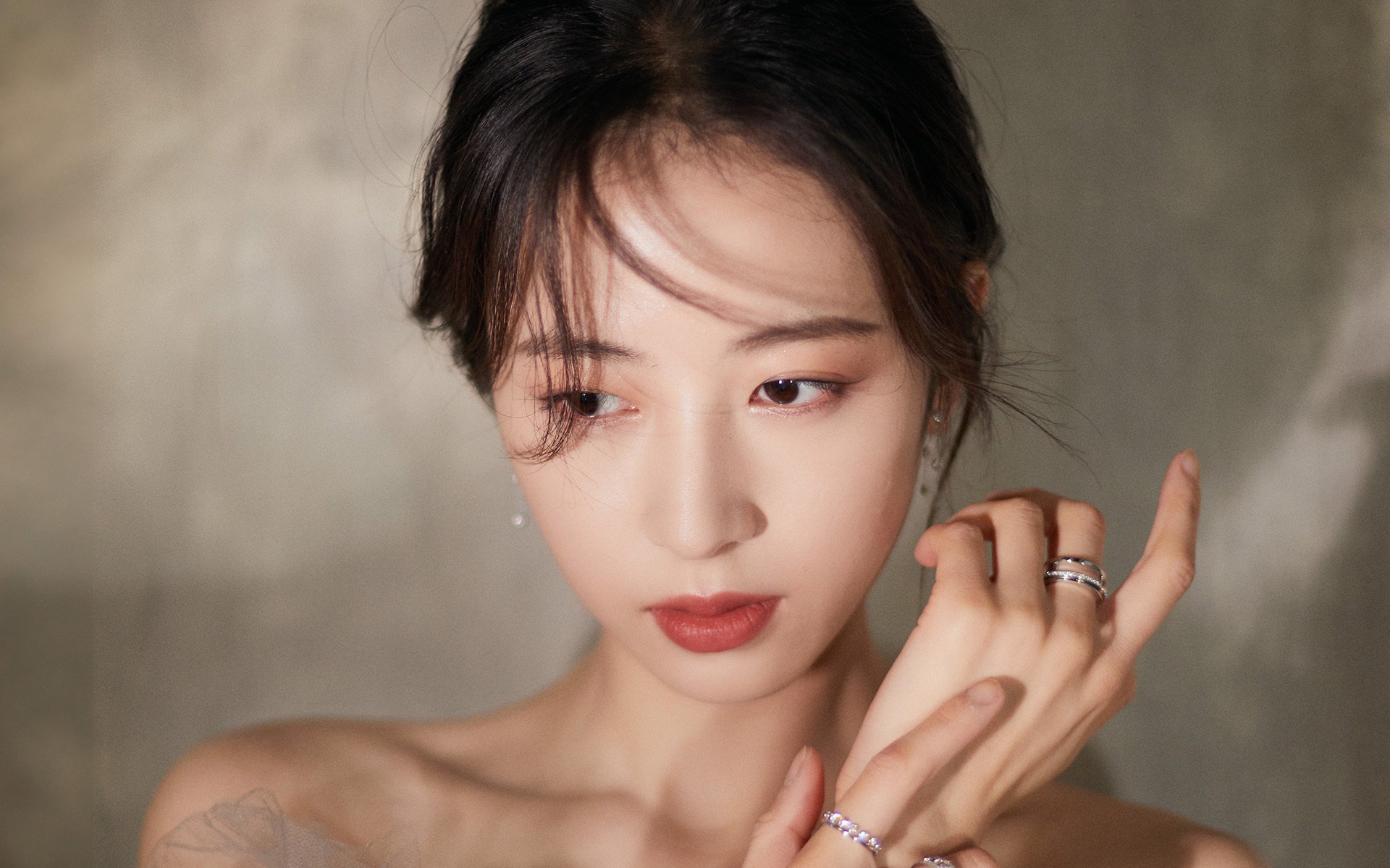 重锤下的银城,字母哥铁蹄破鹈鹕,库里冠军级表现成最终解药