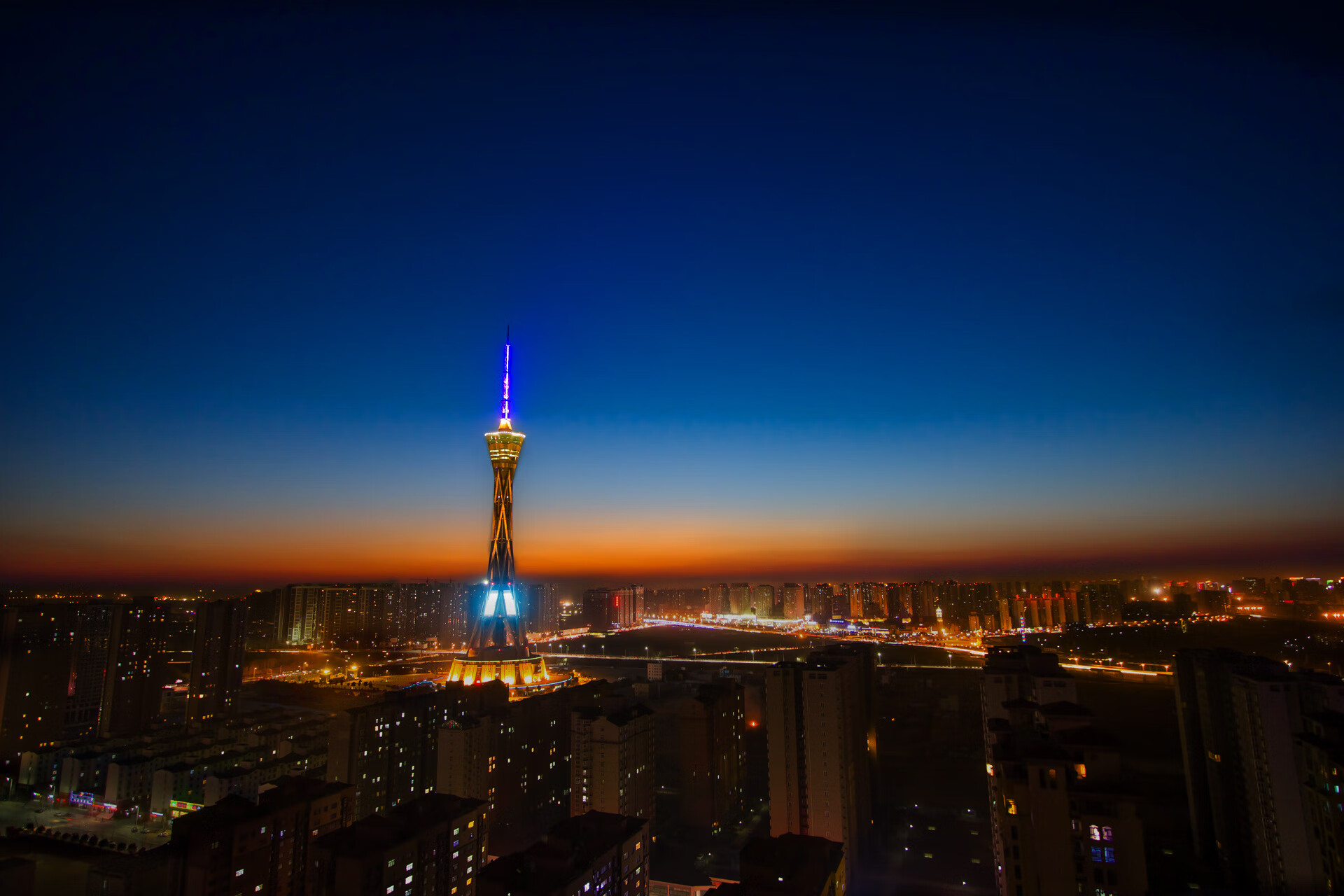 神之一笔,那个改写皇马命运的欧冠奇夜—卡马文加用天赋与血性雕琢的永恒瞬间